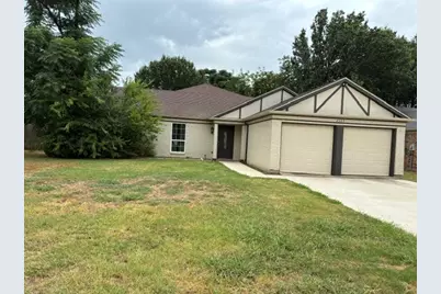 2325 Warwick Avenue, Grand Prairie, TX 75052 - Photo 1