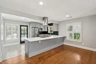 879 Peavy Rd, Dallas, TX 75218 - Photo 3