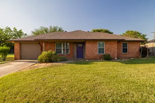 4 Cole Cir, Krum, TX 76249 - Photo 1