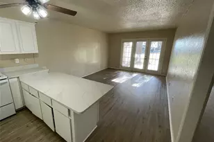 61 Runaway Bay Dr, Runaway Bay, TX 76426 - Photo 5