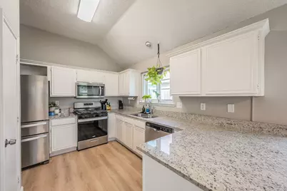 9948 Pack Saddle Trail, Fort Worth, TX 76108 - Photo 7