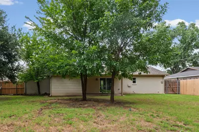 1005 Keller Avenue, Benbrook, TX 76126 - Photo 35