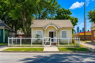 1209 N Carroll Ave, Dallas, TX 75204 - Photo 1