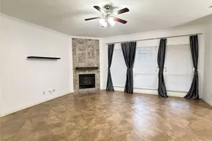 5852 Windy Meadow Ln, Grand Prairie, TX 75052 - Photo 7