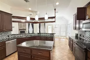 5852 Windy Meadow Ln, Grand Prairie, TX 75052 - Photo 13