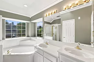 2740 Summertree Dr, Carrollton, TX 75006 - Photo 9
