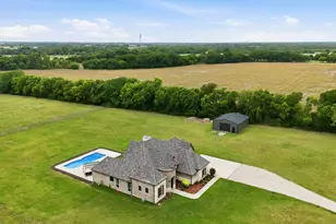 241 Rockett Ln, Pecan Hill, TX 75154 - Photo 35