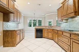 8501 Ormond Ct, Granbury, TX 76049 - Photo 11