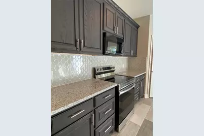 729 E Brown Street #B, Cleburne, TX 76031 - Photo 5