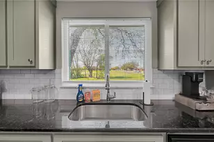 924 Gurley Ln, Waco, TX 76706 - Photo 11