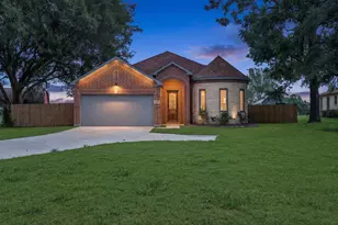 1202 Commerce Dr, Greenville, TX 75401 - Photo 1