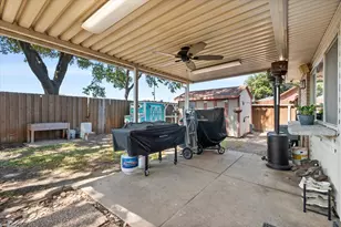 329 E Crossland Blvd, Grand Prairie, TX 75052 - Photo 23