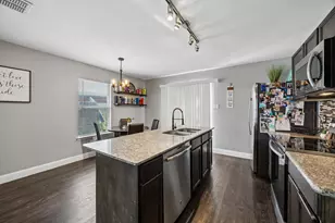 5751 Hunters Bend Ln, Dallas, TX 75249 - Photo 11