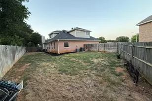 901 Tennison Dr, Euless, TX 76039 - Photo 13
