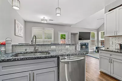 901 Tennison Drive, Euless, TX 76039 - Photo 9
