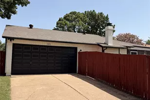 1262 Valencia Ln, Lewisville, TX 75067 - Photo 3