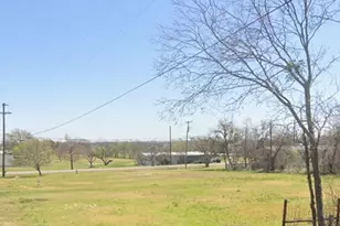 210 Mc Elroy St, Southmayd, TX 76273 - Photo 1