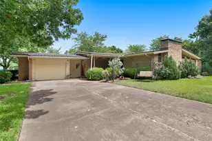 703 N Holly Ave, Sherman, TX 75092 - Photo 1