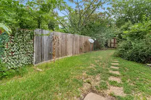 703 N Holly Ave, Sherman, TX 75092 - Photo 19