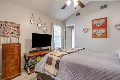 1430 Meadowood Village Drive, Fort Worth, TX 76120 - Photo 17