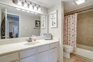 1430 Meadowood Village Dr, Fort Worth, TX 76120 - Photo 13