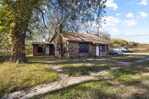 625 Denison St, Gainesville, TX 76240 - Photo 3