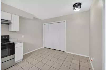 1128 Pleasant Valley Lane, Arlington, TX 76015 - Photo 11