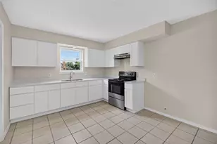 1128 Pleasant Valley Ln, Arlington, TX 76015 - Photo 7