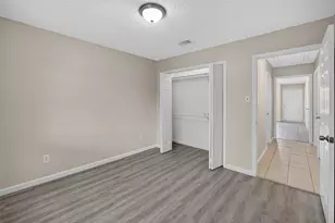 1128 Pleasant Valley Ln, Arlington, TX 76015 - Photo 19