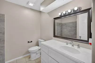 1128 Pleasant Valley Lane, Arlington, TX 76015 - Photo 15