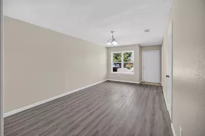 1128 Pleasant Valley Lane, Arlington, TX 76015 - Photo 3