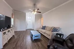 618 E Walcott St, Pilot Point, TX 76258 - Photo 5