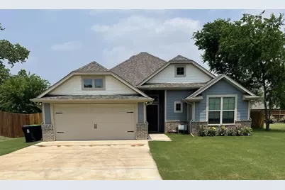 618 E Walcott Street, Pilot Point, TX 76258 - Photo 1