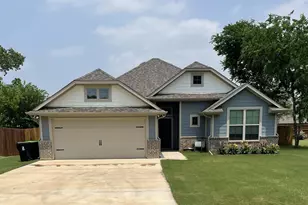 618 E Walcott St, Pilot Point, TX 76258 - Photo 1