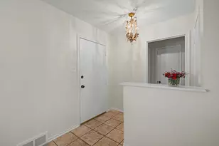 526 Nesbit Ct, Garland, TX 75041 - Photo 5