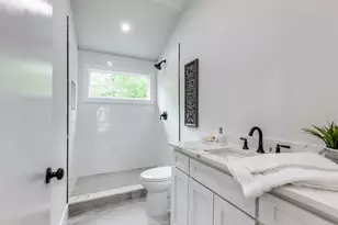 909 Woodlawn Ave, Dallas, TX 75208 - Photo 35