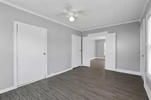 2821 Gladstone Dr, Dallas, TX 75211 - Photo 11