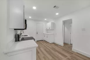 3744 S Hughes Ave, Fort Worth, TX 76119 - Photo 5