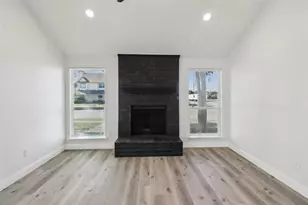 2401 Sherry St, Arlington, TX 76014 - Photo 3
