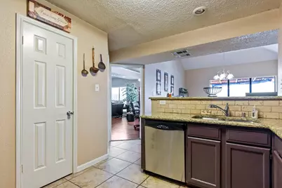 2920 Peninsula Way, Carrollton, TX 75007 - Photo 5