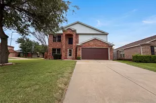 7001 Edmundson Dr, Arlington, TX 76002 - Photo 1