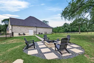 181 Colonial Drive, Mabank, TX 75156 - Photo 7