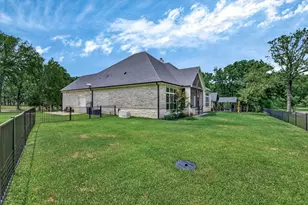 181 Colonial Dr, Mabank, TX 75156 - Photo 5
