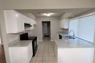 1703 Chittam Dr, Euless, TX 76039 - Photo 3