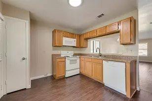 208 E Denton Dr, Euless, TX 76039 - Photo 7
