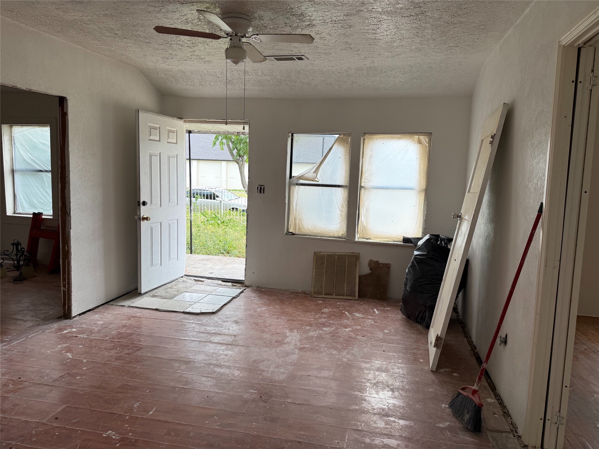 3 bedroom home for sale in Fort Worth, TX
