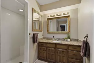 2940 S Creekwood Dr, Grapevine, TX 76051 - Photo 21