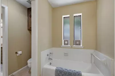 2940 S Creekwood Drive, Grapevine, TX 76051 - Photo 23