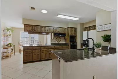 2940 S Creekwood Drive, Grapevine, TX 76051 - Photo 13