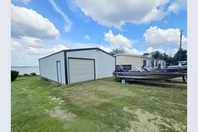 372 Meadow Pond Court, Runaway Bay, TX 76426 - Photo 7